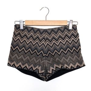 umgee zig-zag sweater booty shorts